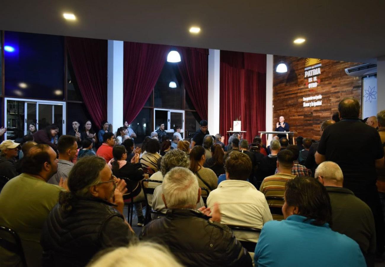 Imagen de Carlos Tomada en Morón: “Hay alternativa y es Axel Kicillof”